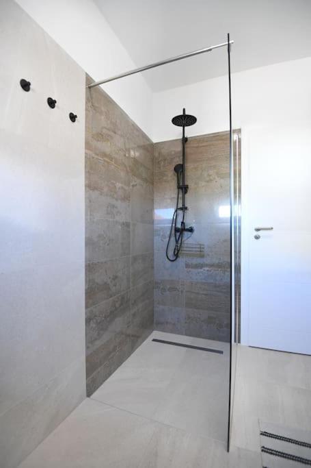 Lpaula, Apartment